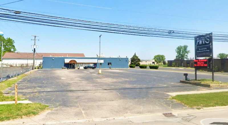 Pins Bar and Grille, Bowling and Event Center (Town and Country Lanes) - Street View (newer photo)